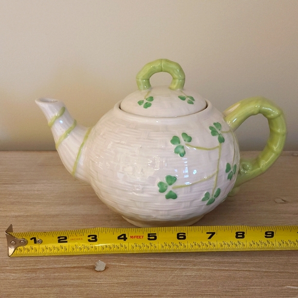 🍀Celtic Classics Stoneware Shamrock Clover with Basket Weave Design Teapot - Picture 13 of 14